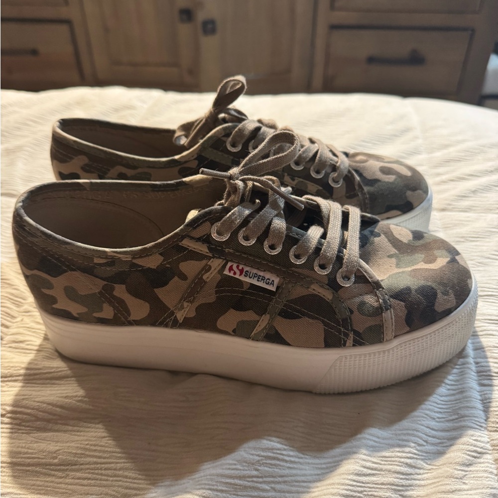 Superga Women's Camouflage Platform Sneakers, Size 8.5 — Like new, EUC